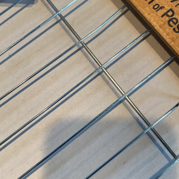 NWT Set of 2 Cooling Racks - Picture 3 of 4